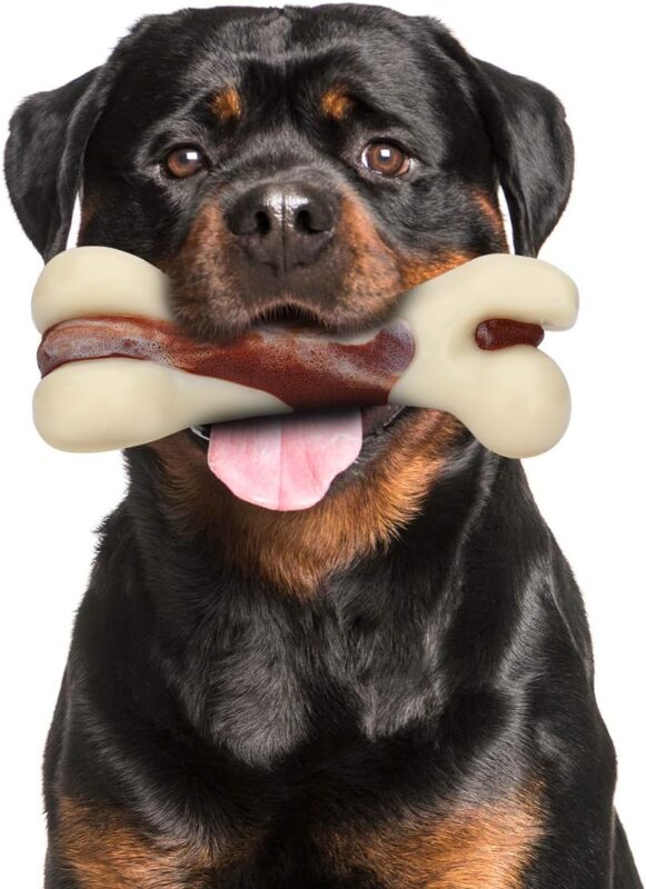 Los mordedores indestructibles son juguetes populares entre perros grandes
